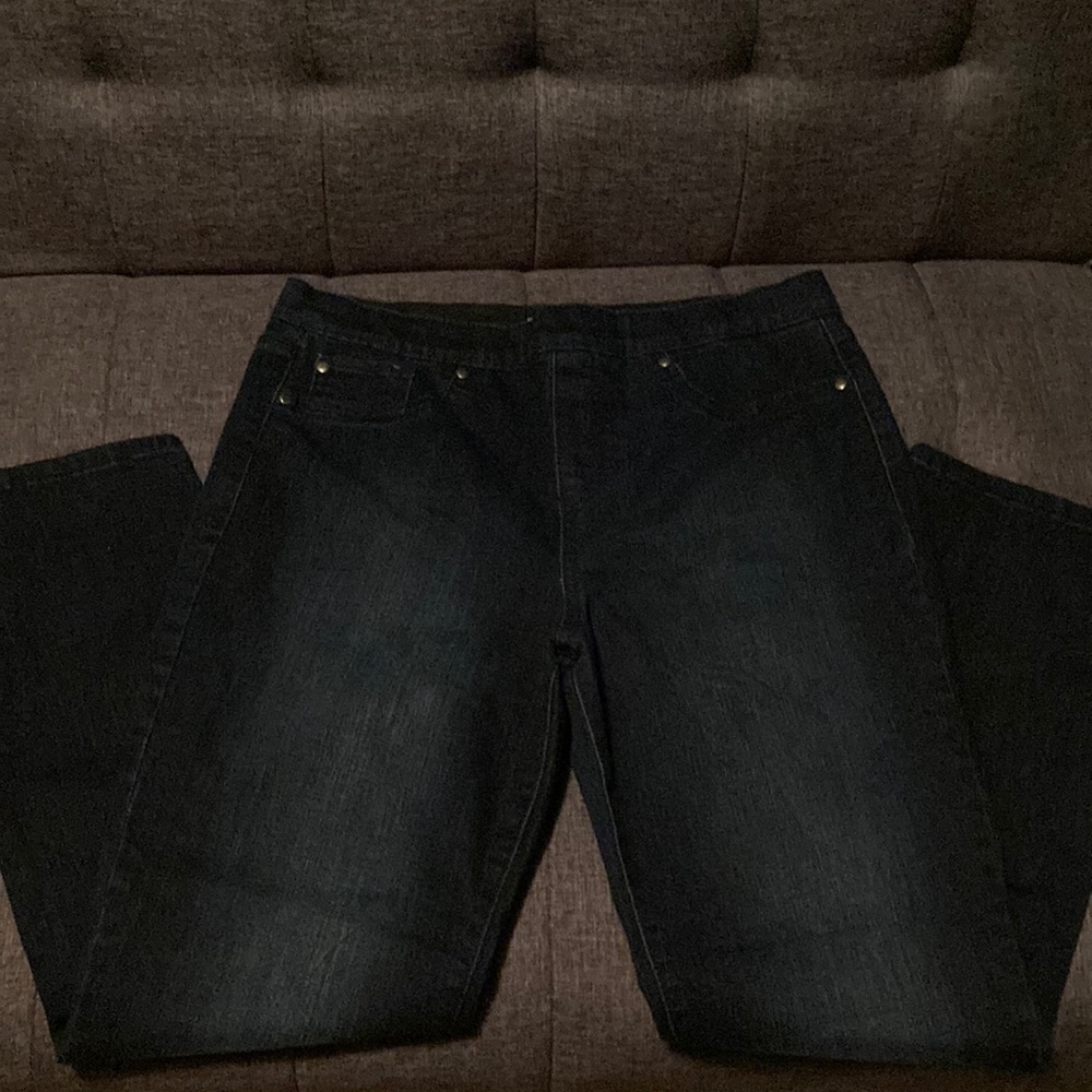 Kim Rogers pull on blue jeans